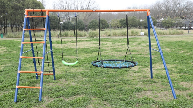 2‑Seat Metal Swing Set with Dual‑Side Climbing Frame